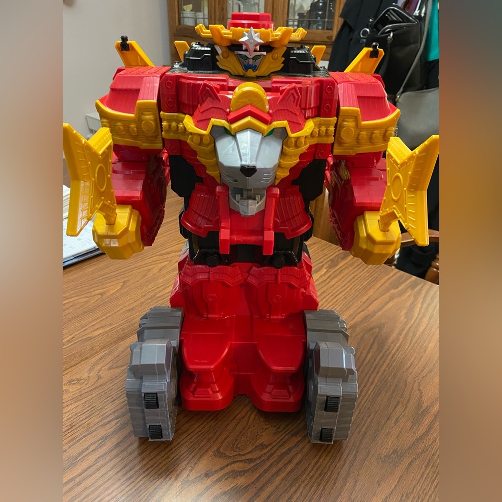 Power Rangers Ninja Steel Lion Fire Fortress Zord